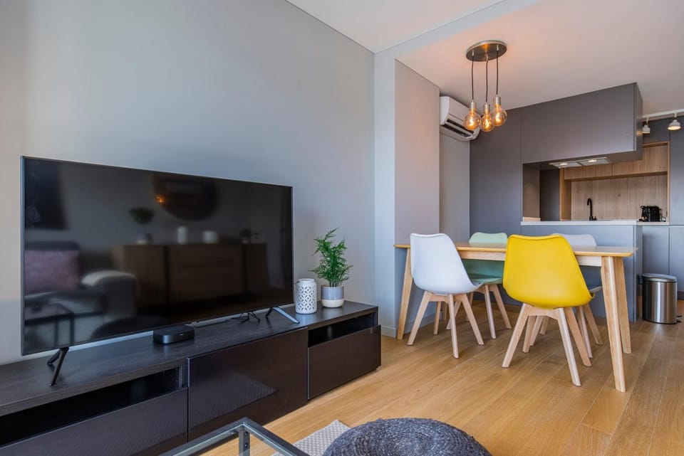 Communal lounge/ TV room, TV and multimedia, Kitchen or kitchenette, Living room, Seating area, Dining area