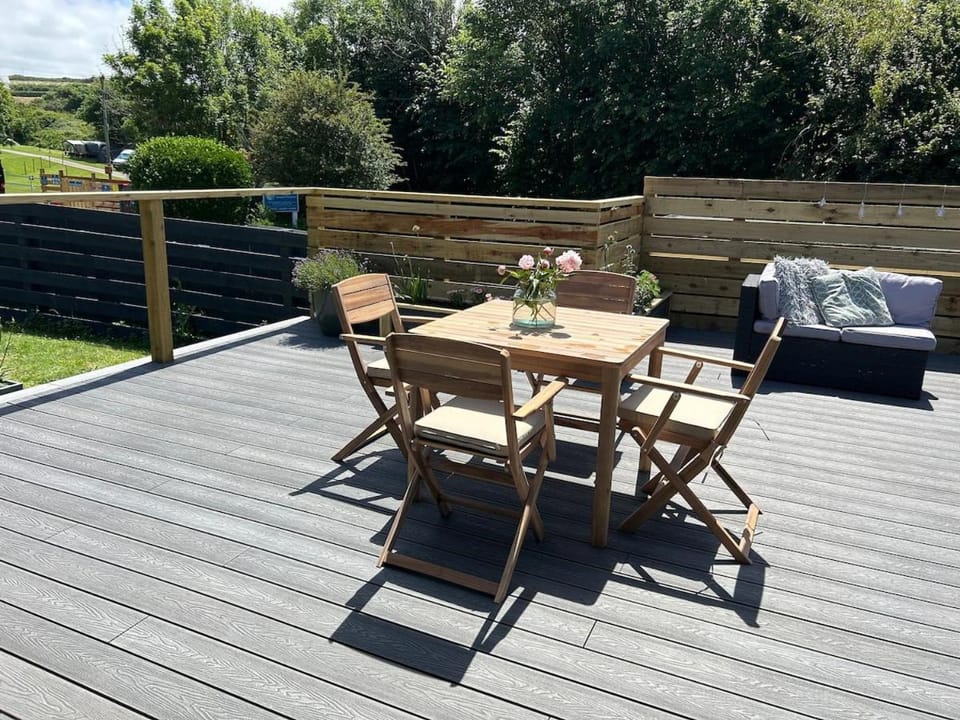 Balcony/Terrace, Dining area, Garden view