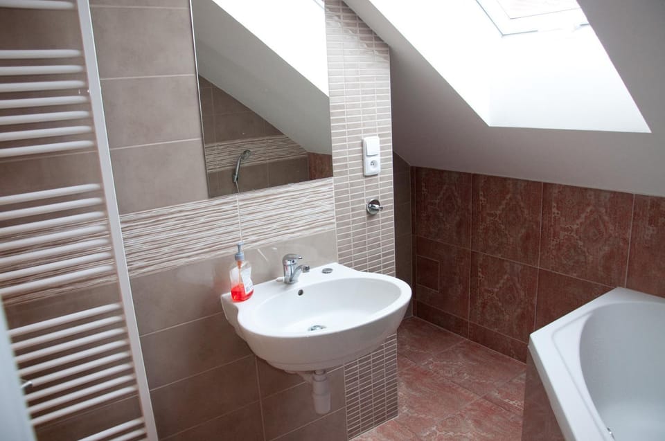 Bathroom, Photo of the whole room