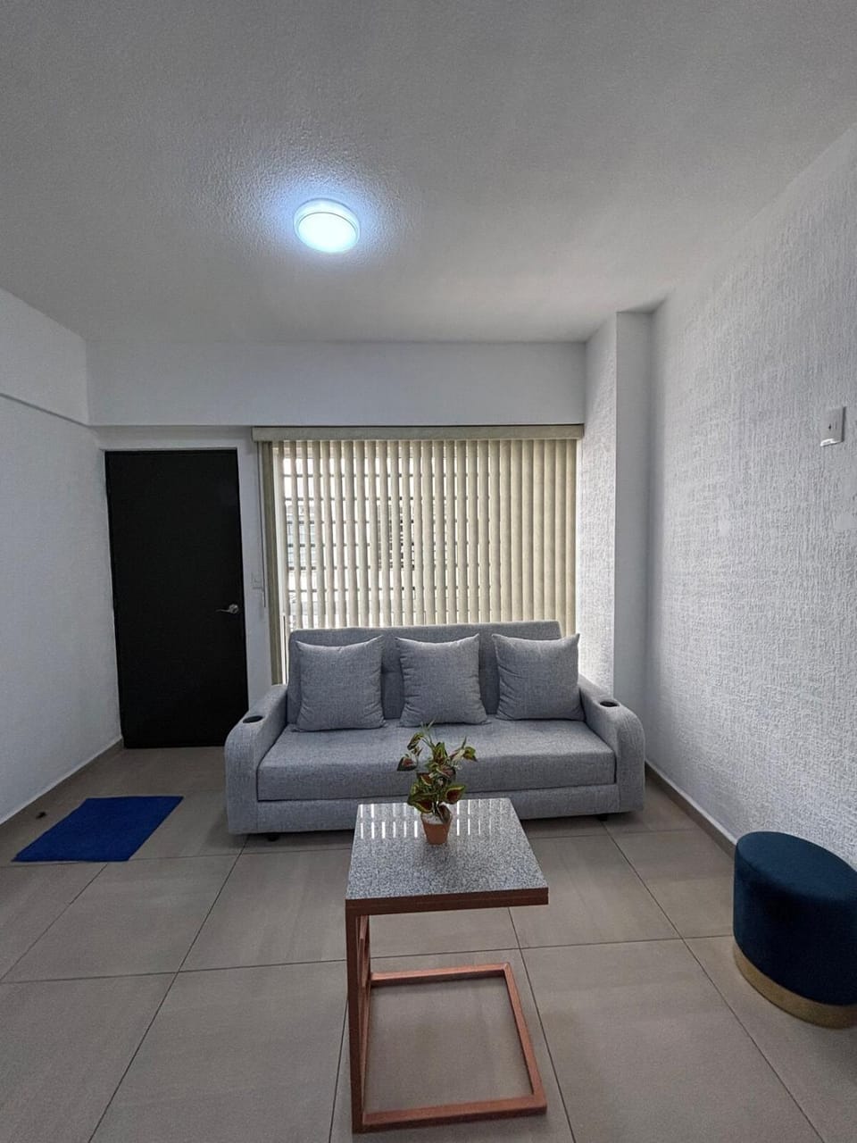 Bed, Living room