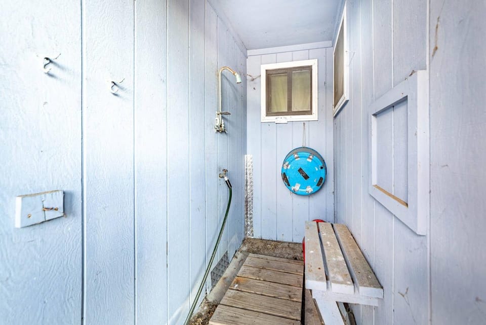 Loggerhead Landing - KDH MP 8.5, 2 BR Condo, Steps to the Beach, Pets OK, YR Flex Stays House in Kill Devil Hills