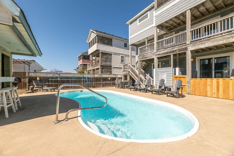 Lollygaggers - KDH MP 9.5, 170 Yds to Beach, Elevator, Pool, Cabana, Hot Tub, Rec Room, Pets OK, YR Flex Stays House in Kill Devil Hills