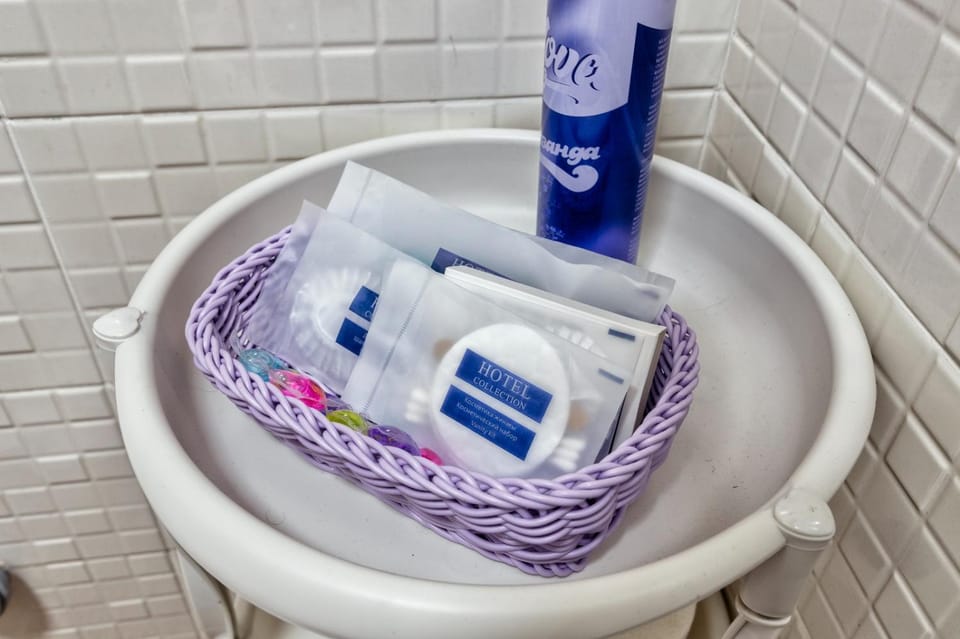 Bathroom, towels