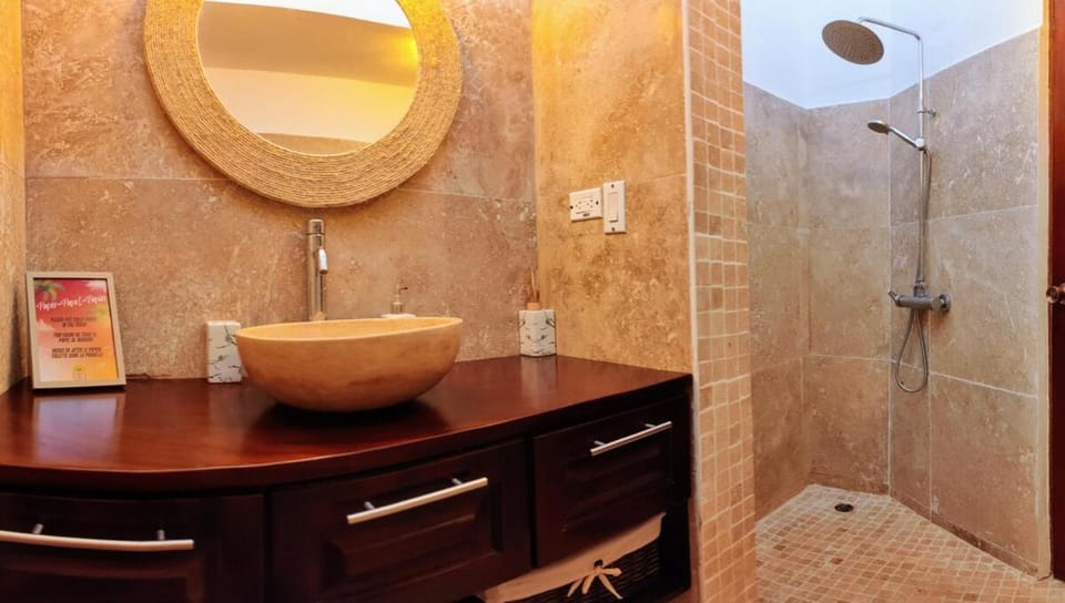 Tico Tiki Vacation Villa - Epic View & Pool, 5 Minute walk to beach! Villa in Samara