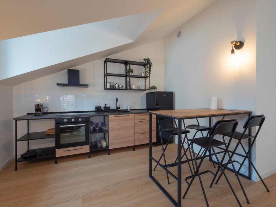 Xenia Milano - 2rooms apt in Via Petrella 4 E Apartment in Milan