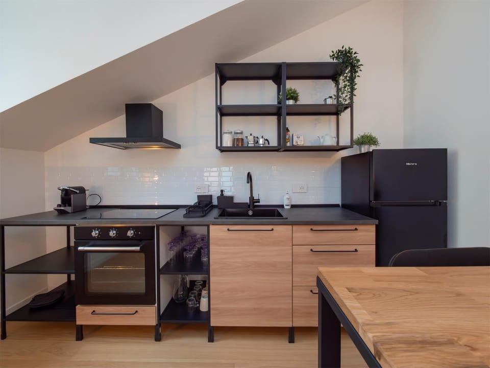 Xenia Milano - 2rooms apt in Via Petrella 4 E Apartment in Milan