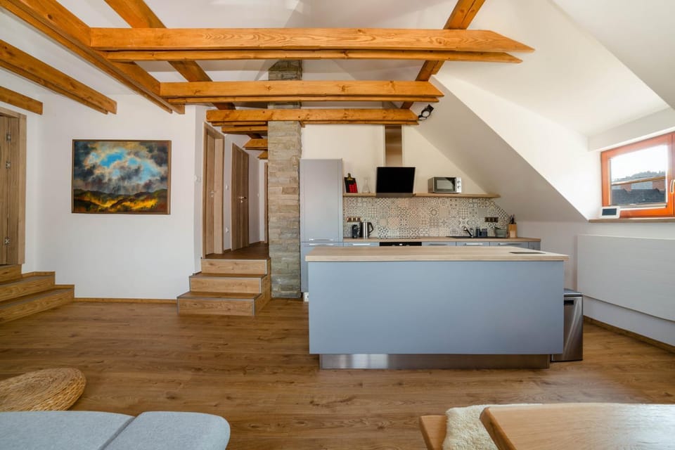 Kitchen or kitchenette, Kitchen or kitchenette