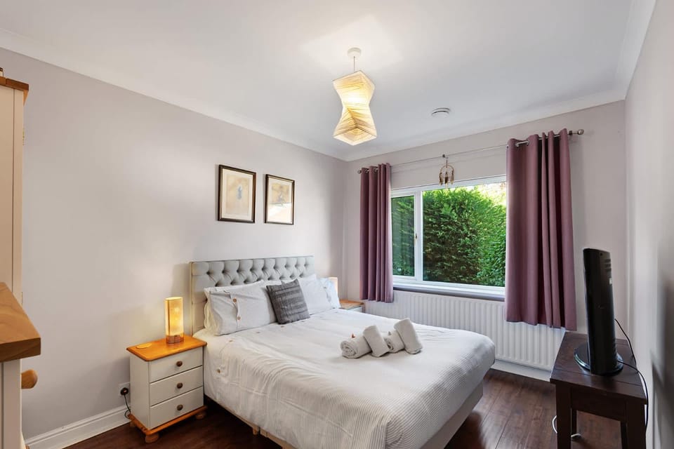 Seven Space - Applegarth House, 3 Bed Bungalow House in Norwich