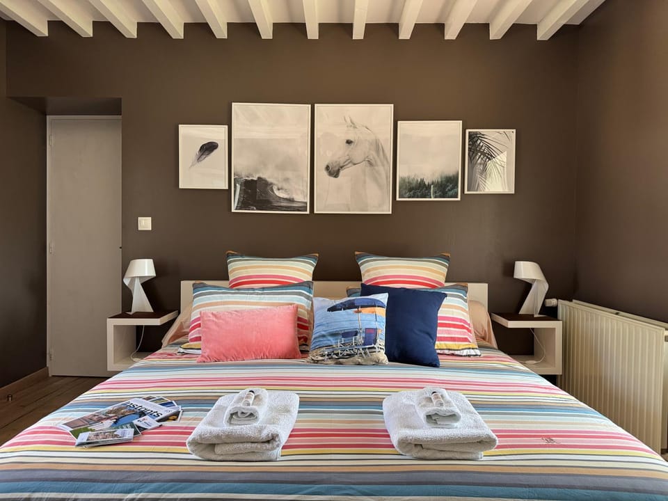 Bed, Bedroom