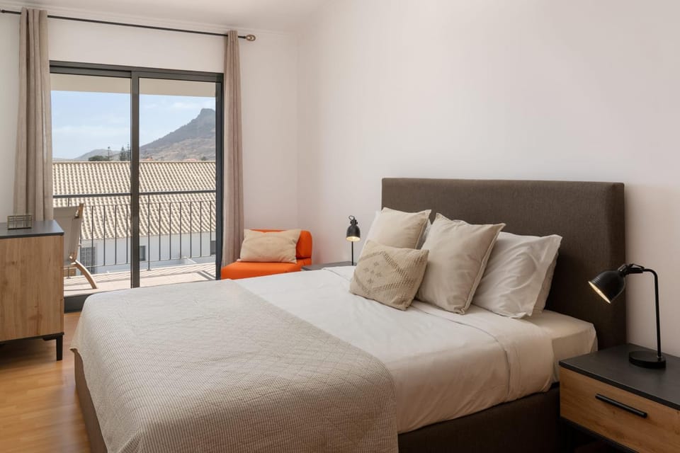 Bed, Balcony/Terrace, Bedroom