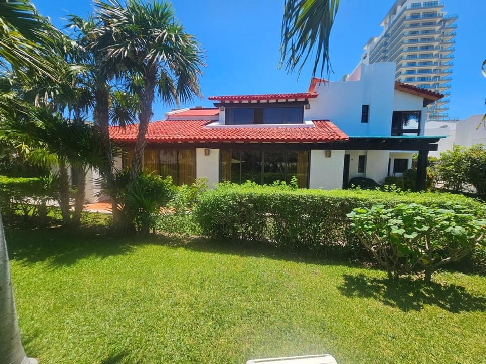 King's Place Cancun Hotel Zone Villa in Cancun
