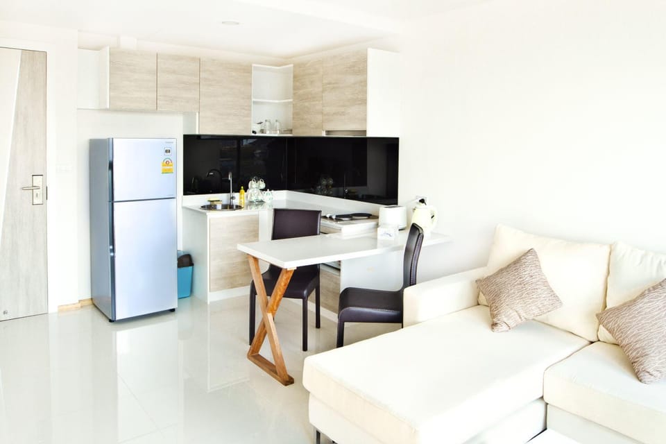 Day, Kitchen or kitchenette, Dining area, On site