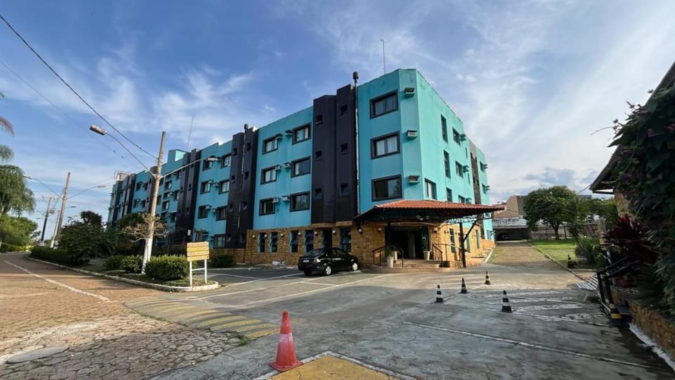 Property building, Day, Neighbourhood, Street view, Location, Parking