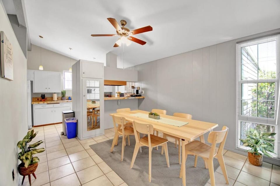 Relax and Recharge here Close to All Attractions House in Linda Vista
