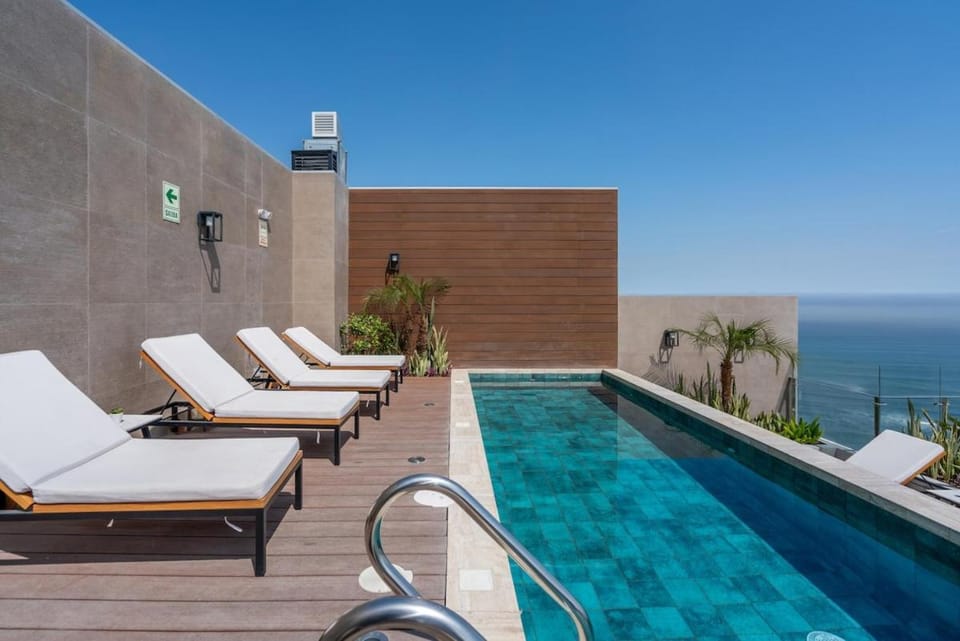Swimming pool, sunbed