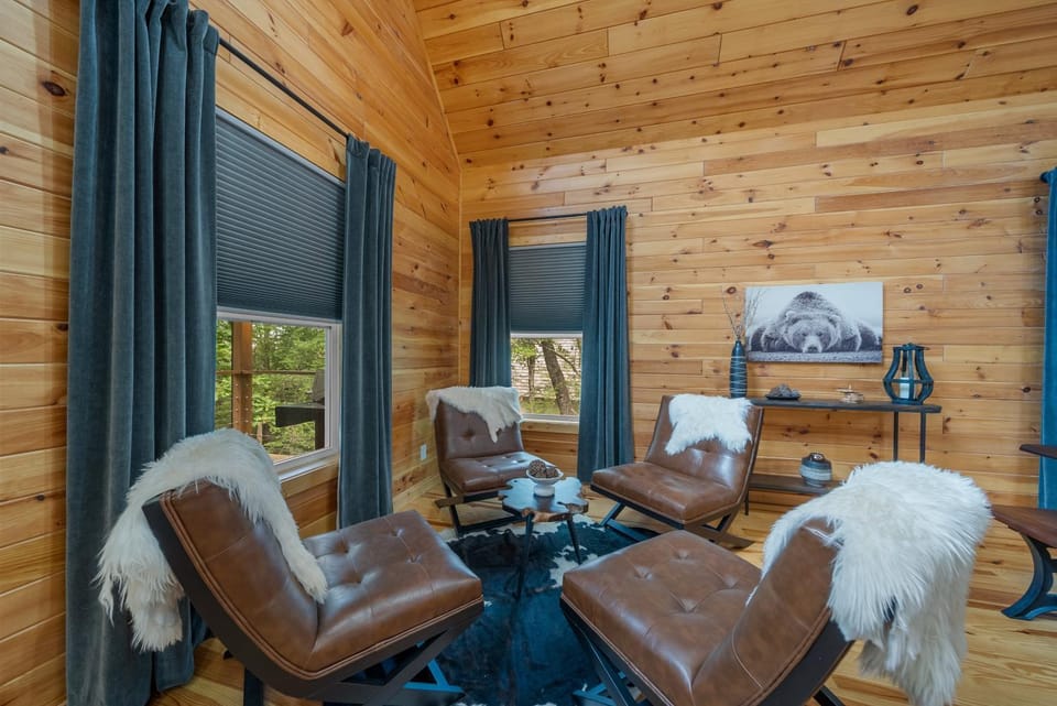 Pine Ridge Retreat House in Beech Mountain