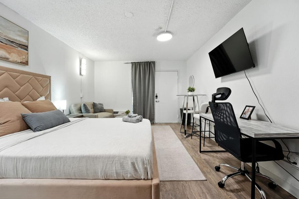 Centro Flats 503 Comfy and Spacious Studio Apartment in Austin