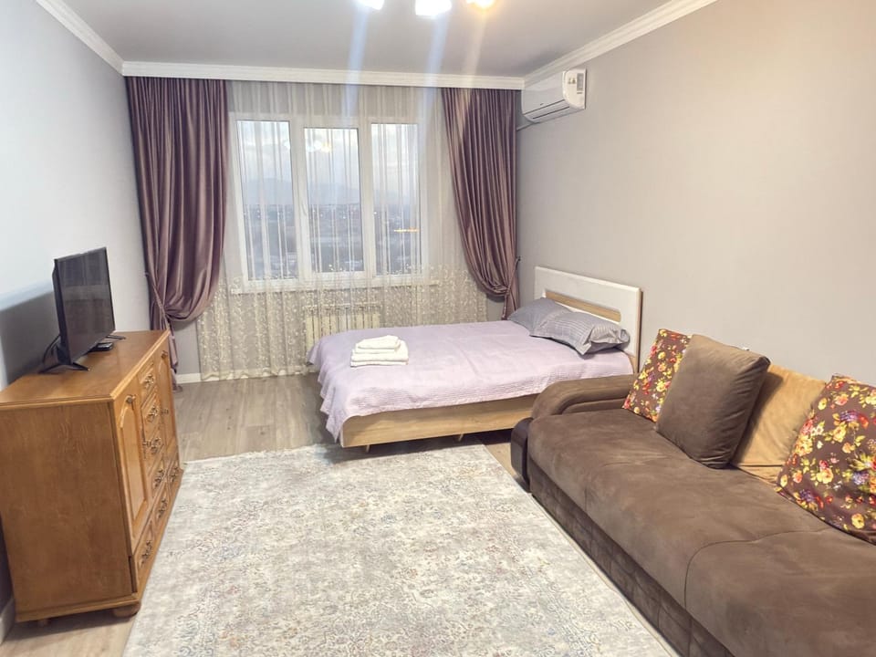 Красивая квартира 252 Apartment in Almaty