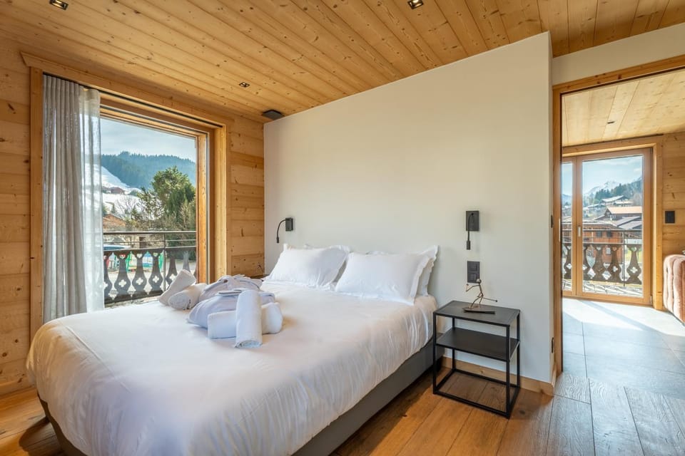 Bed, Balcony/Terrace, Photo of the whole room, Bedroom, towels