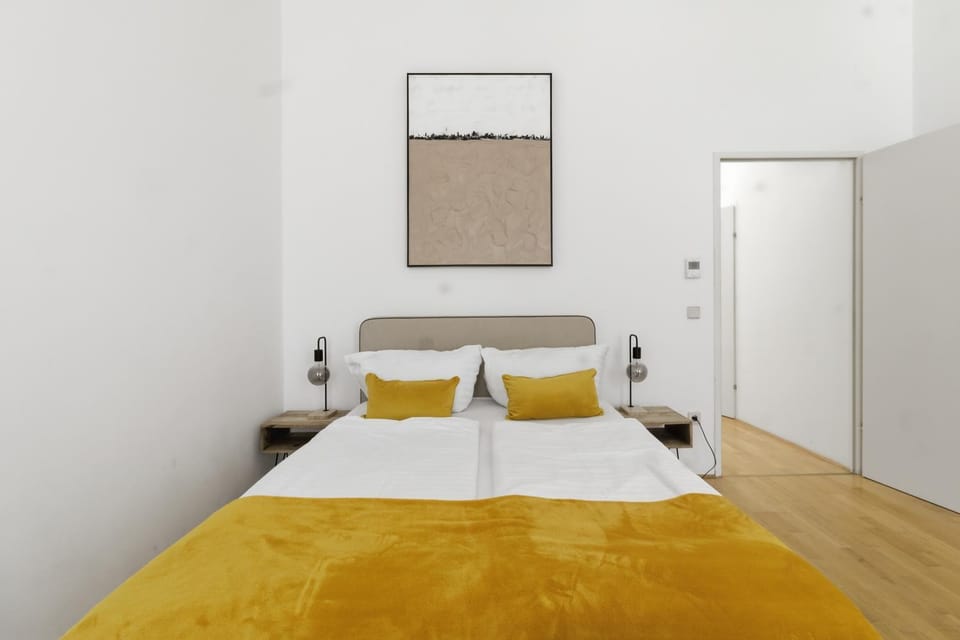 Next to Schönbrunn I 10 min to U4 I Free WiFi Apartment in Vienna