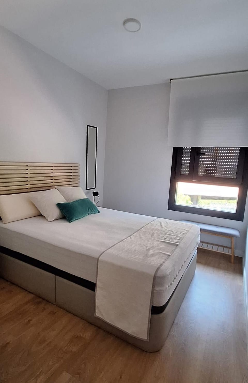 Modern Apt - Rooftop Pool Parking & Beach Apartment in Malaga