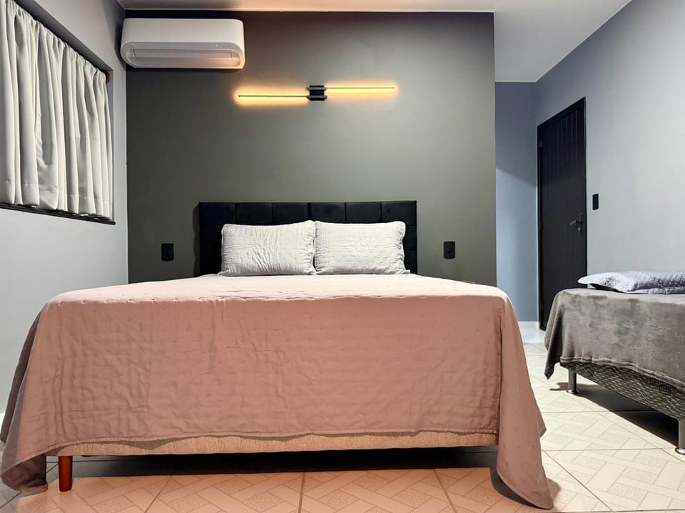 Bed, Photo of the whole room, Bedroom, air conditioner