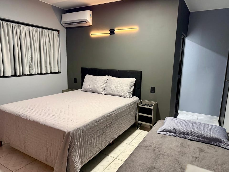 Bed, Photo of the whole room, Bedroom, air conditioner