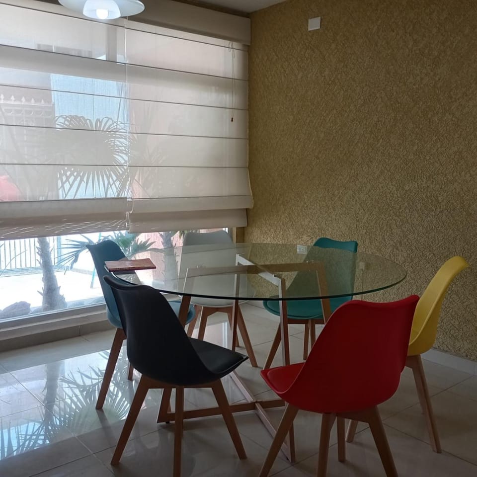 Seating area, Dining area, Street view