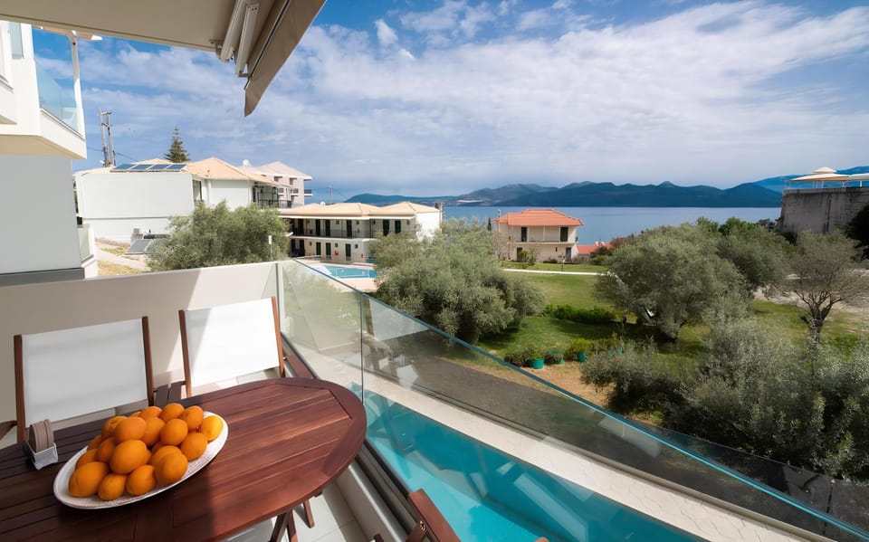 Patio, Day, Natural landscape, View (from property/room), Balcony/Terrace, Mountain view, Pool view, River view, Sea view
