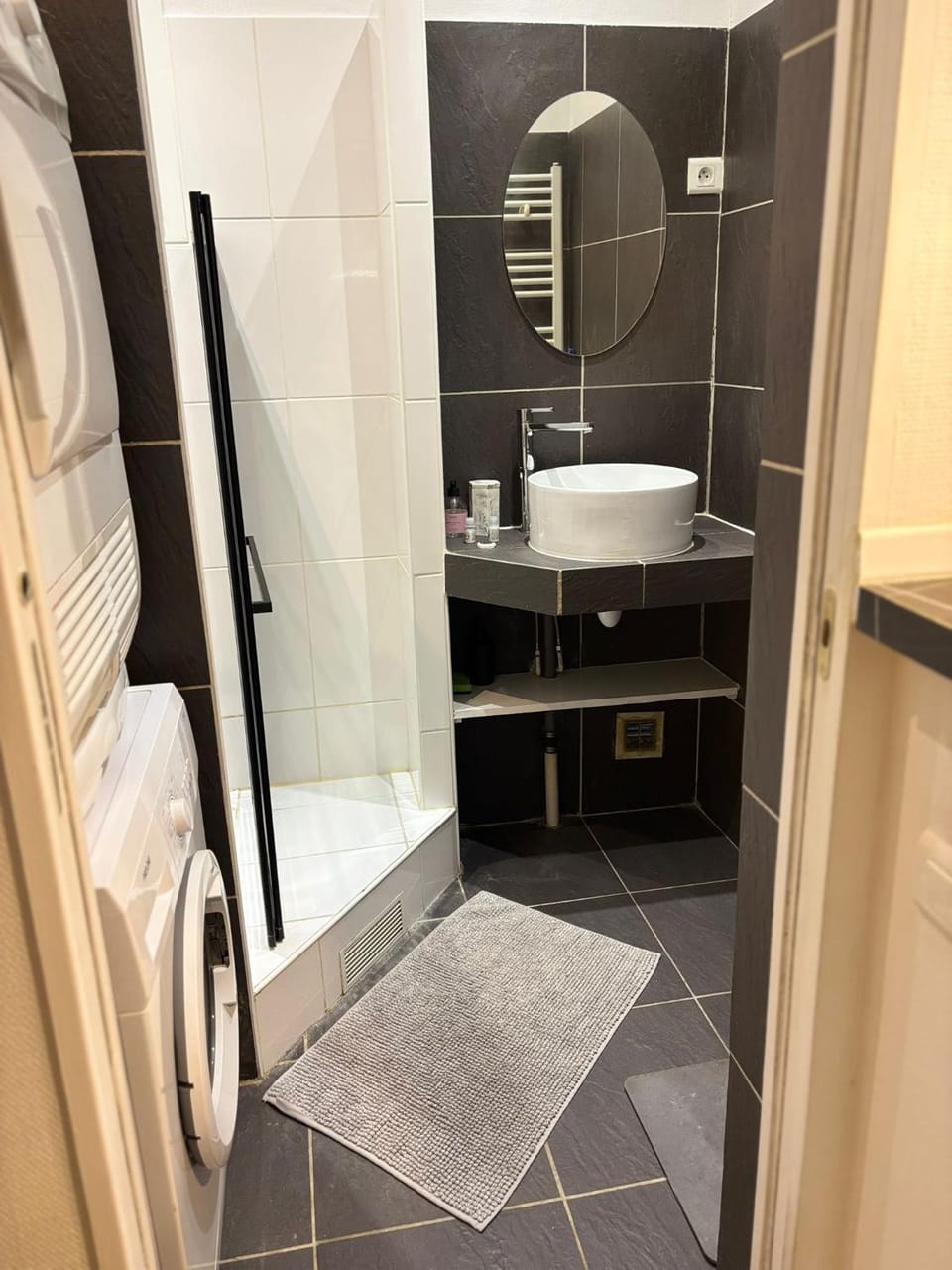 Shower, Bathroom, towels