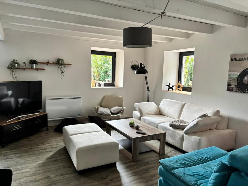 Communal lounge/ TV room, TV and multimedia, Living room