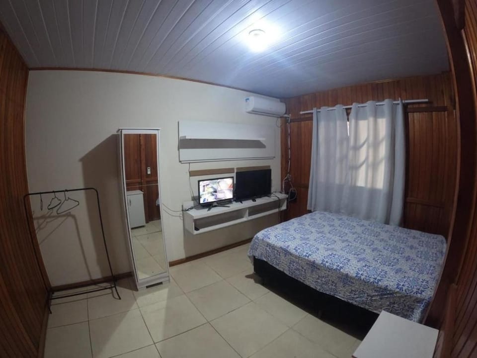 Casa grande 500mt de Mariscal beach House in Bombinhas