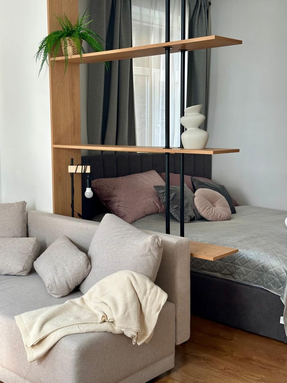Bed, Living room