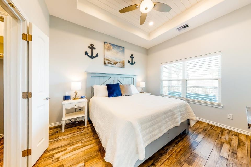 Amazing Gulf Views Large Deck Family Fun House in Brazoria County