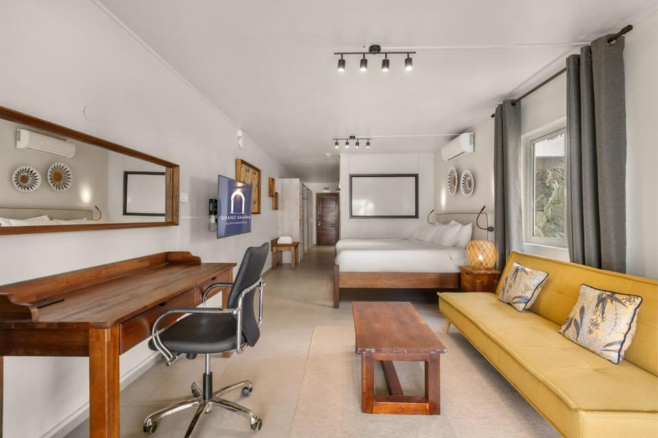 Grand Sahāna 3 - Beachfront Studio Apartment - Work from Paradise - Digital Nomad Apartment in Trou-aux-Biches