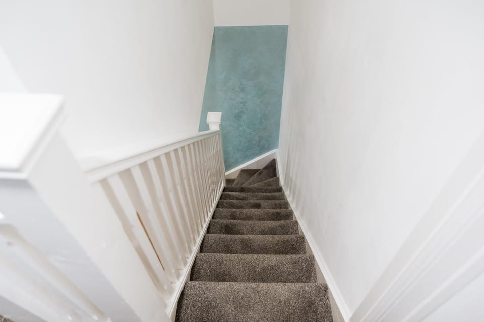 Contractor, Professional and Family Stays near Coventry University, City Centre & Hospital Apartment in Coventry