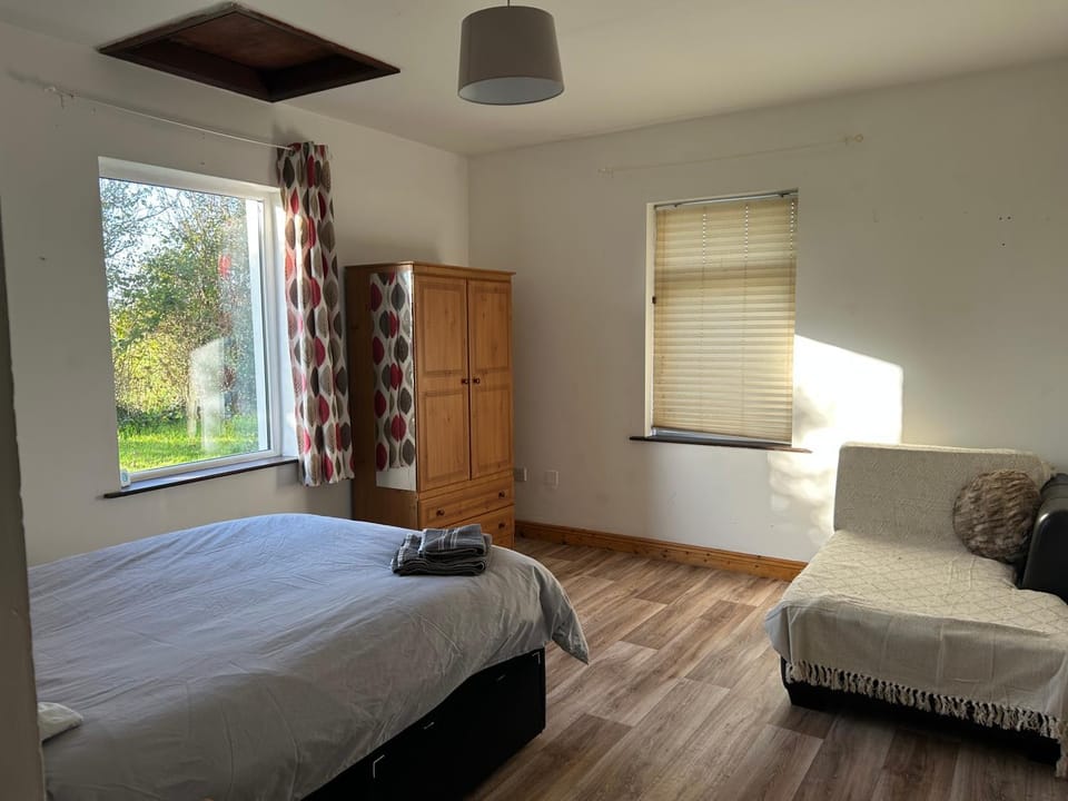 Bedroom, wardrobe