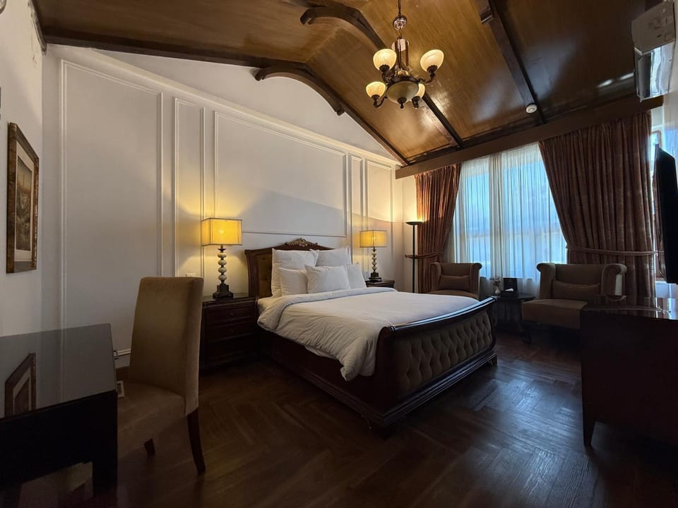 Bed, Living room, Photo of the whole room, Bedroom
