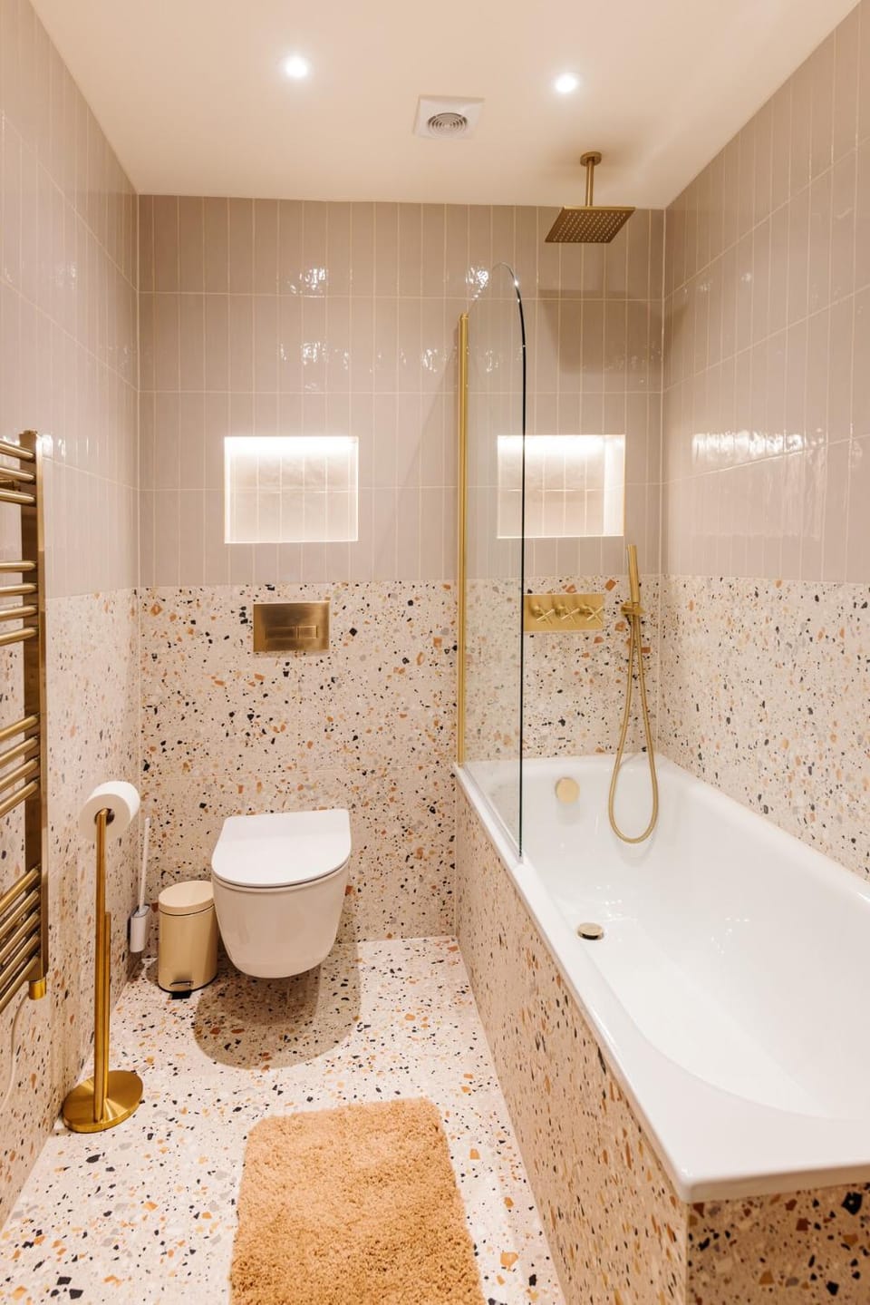 Modern Comfort 1 Bedroom Apartment by Hyde Park Apartment in City of Westminster