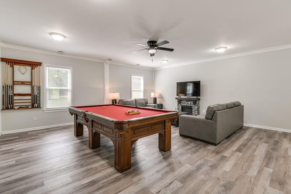 11 Mi to Fort Lee: 5-Acre Retreat w/ Scenic Views House in Chesterfield County