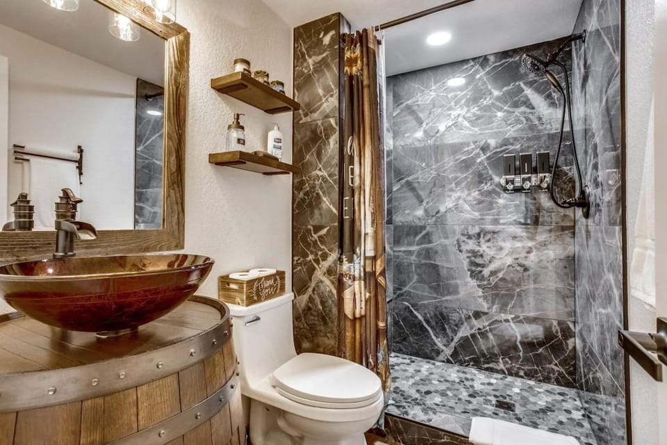 Shower, Toilet, Bathroom