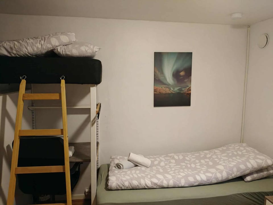 Bed, bunk bed