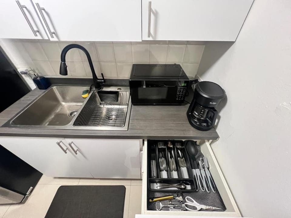 Coffee/tea facilities, Kitchen or kitchenette