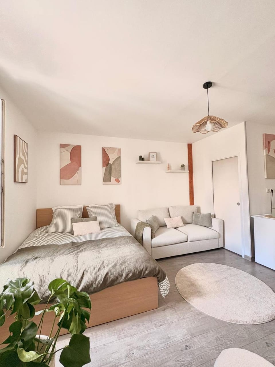 Bed, Photo of the whole room