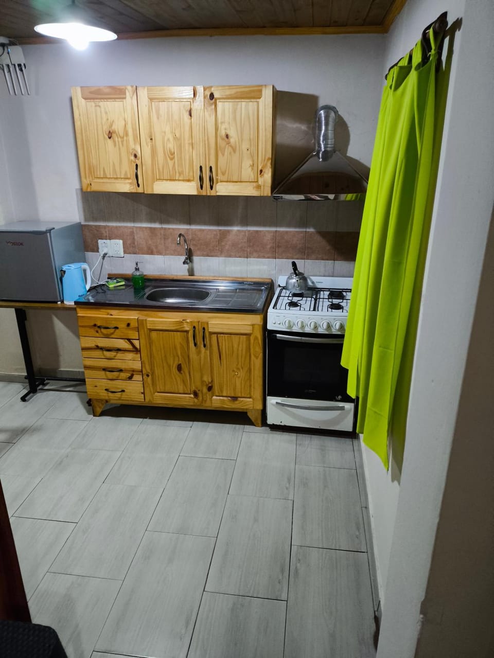 Kitchen or kitchenette, dishwasher