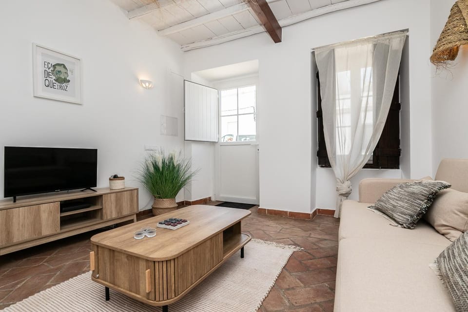 Communal lounge/ TV room, TV and multimedia, Living room, Seating area