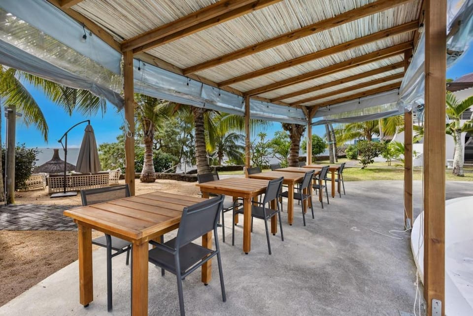 Grand Sahāna 6 - 2BR Beachfront Apartment with Balcony Terrace - Work from Paradise - Digital Nomad Apartment in Trou-aux-Biches