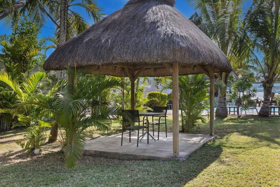 Grand Sahāna 6 - 2BR Beachfront Apartment with Balcony Terrace - Work from Paradise - Digital Nomad Apartment in Trou-aux-Biches
