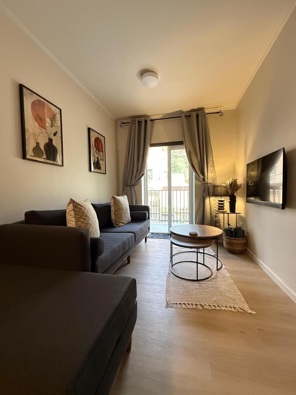 Communal lounge/ TV room, TV and multimedia, Living room, Seating area, Evening entertainment