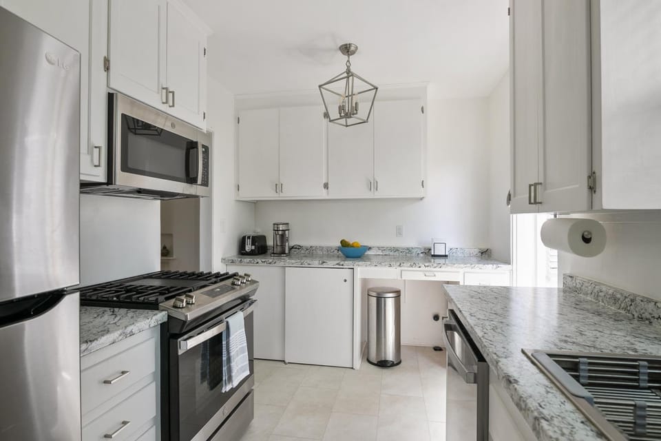 Off site, Kitchen or kitchenette, dishwasher, oven, stove, toaster